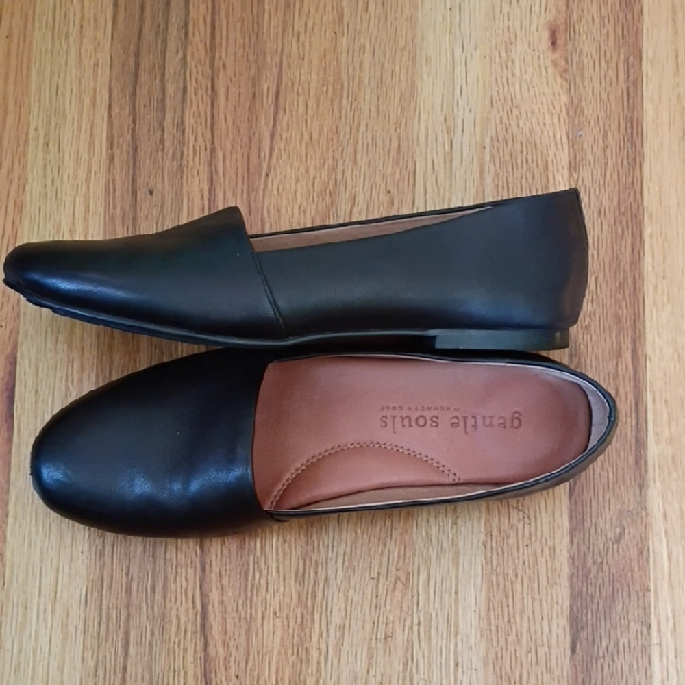 Gentle Souls Women's Black Leather Flats Size 8 - Picture 5 of 8